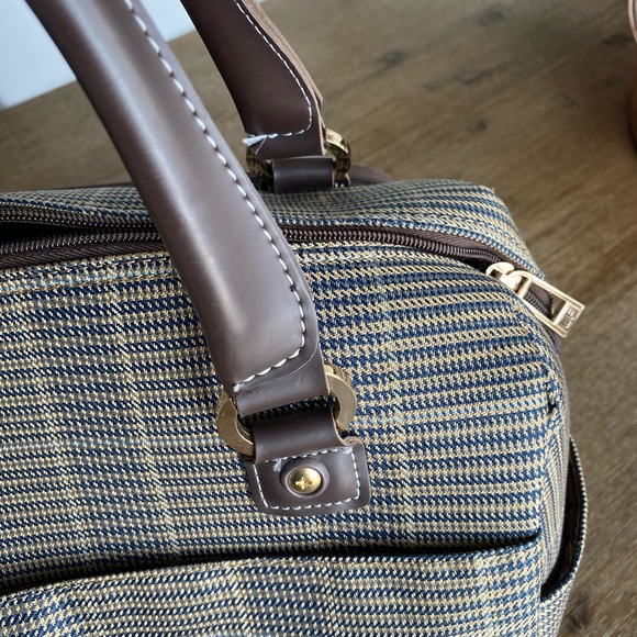 London Fog Cabin Bag - Picture 6 of 9